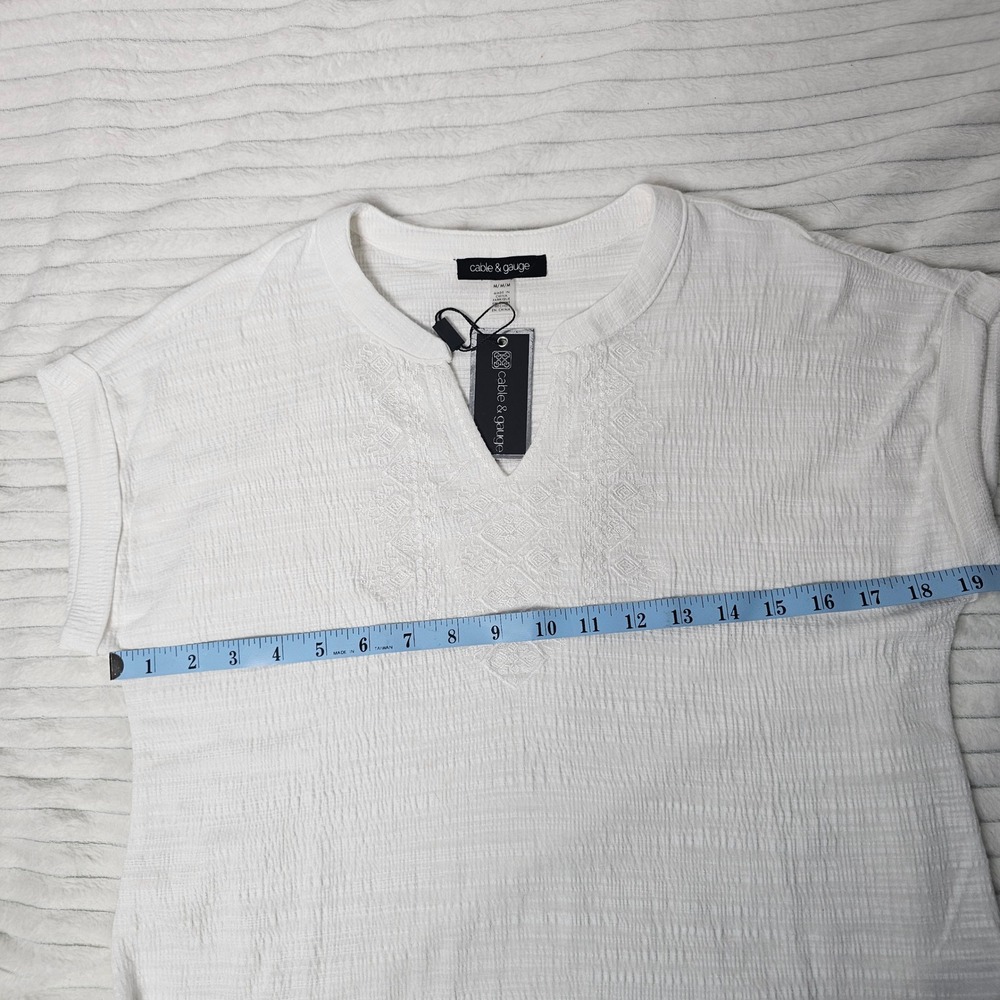 NWT Cable & Gauge White Textured Embroidered V Neck Short Sleeve Tunic Top M - Picture 4 of 10